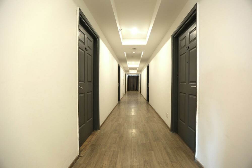 Газиабад: Hotel Golden World