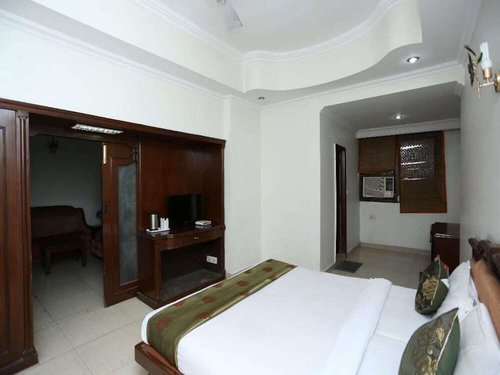 Амбала: Revking at Hotel Batra