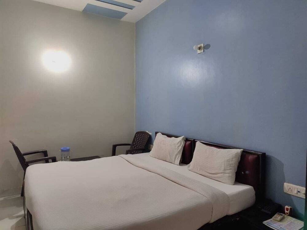 Матхура: Hotel Pushpa Palace