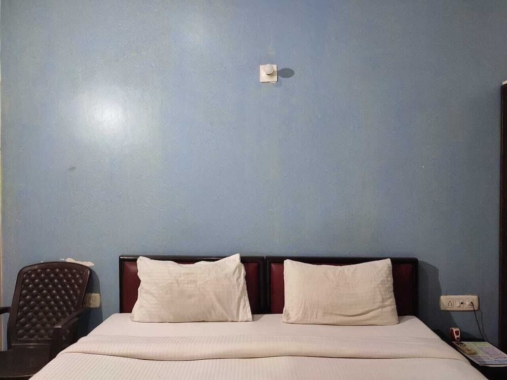 Матхура: Hotel Pushpa Palace