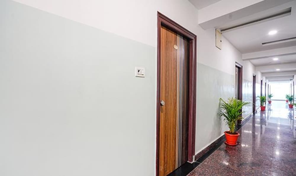 Хидерабад: Fabhotel Sri Karthikeya Grand