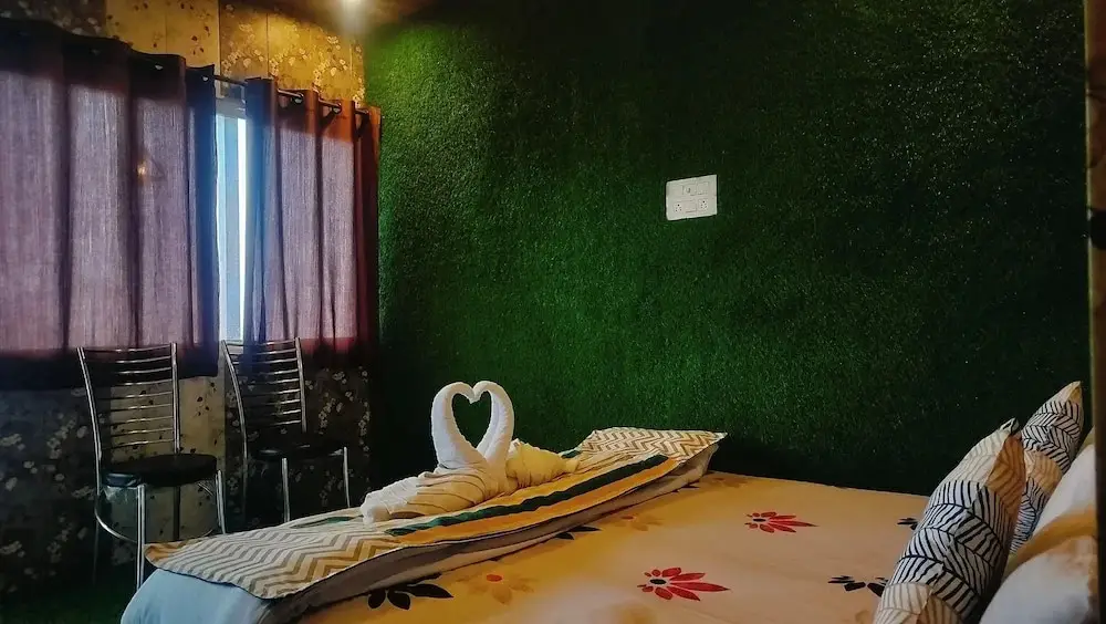 Кангра: Hotel Nirbana Heights