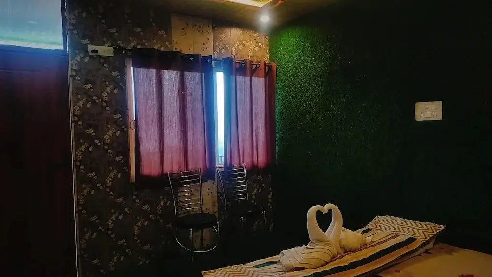 Кангра: Hotel Nirbana Heights