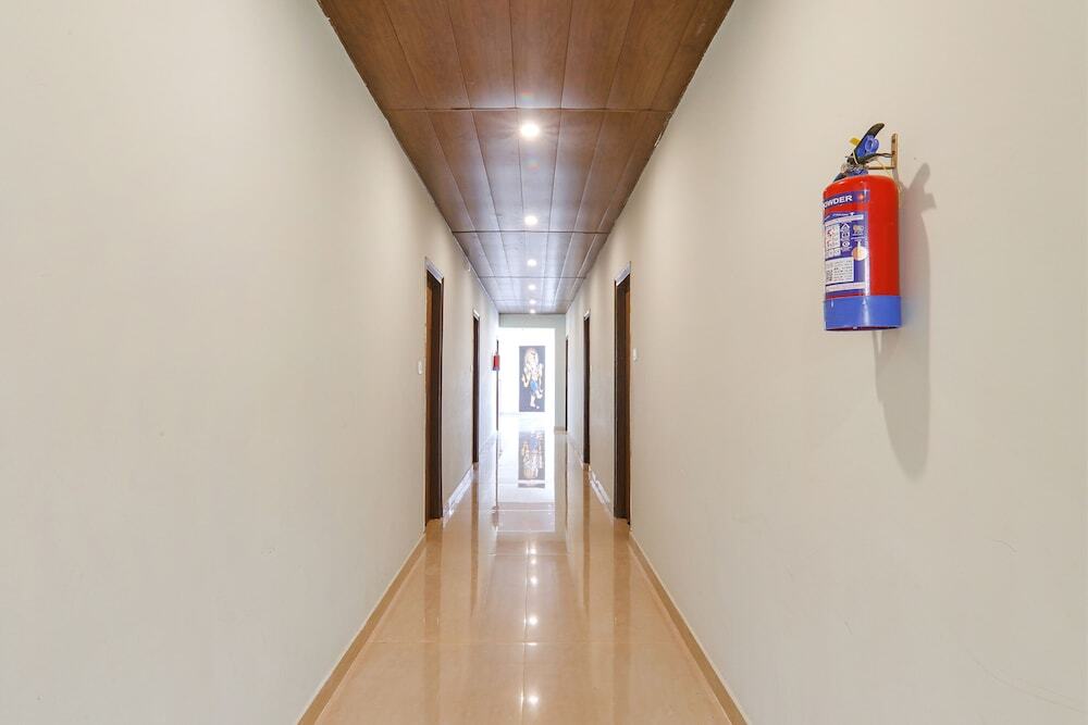 Лакхнау: Fabhotel The Avr Grand
