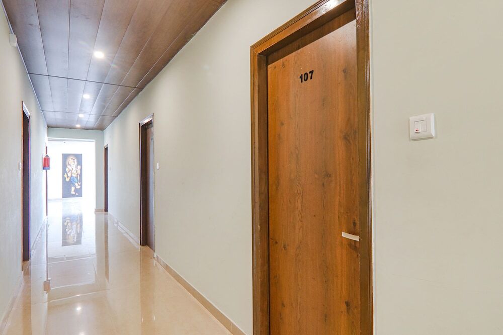 Лакхнау: Fabhotel The Avr Grand