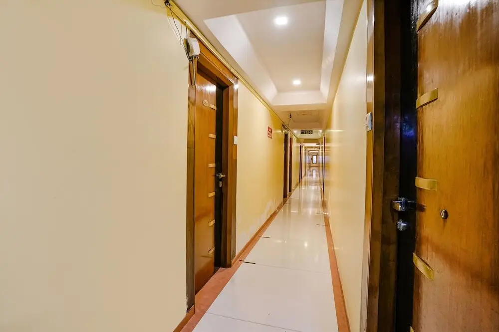 Нави-Мумбай: Fabhotel Prime Three Star