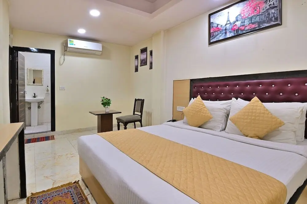 Большая Нойда: Hotel Hari International