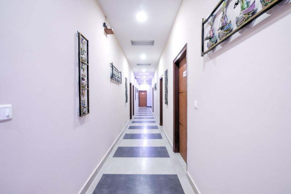 Большая Нойда: Amit House