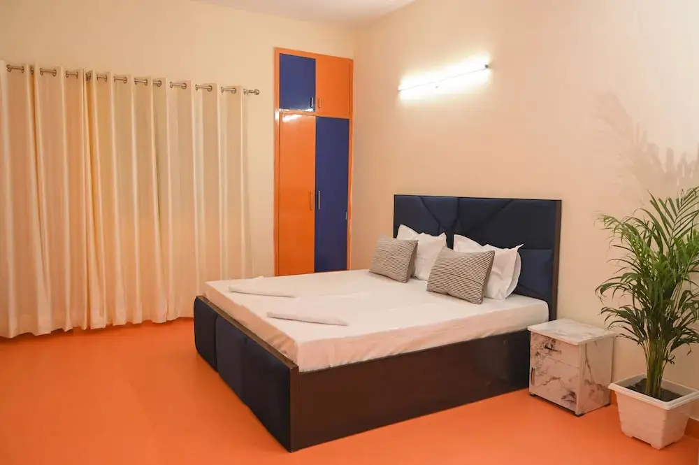 Нойда: Hotel Grand Omasha