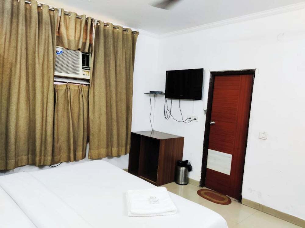 Газиабад: Hotel Redbury