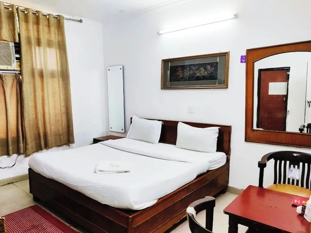 Газиабад: Hotel Redbury