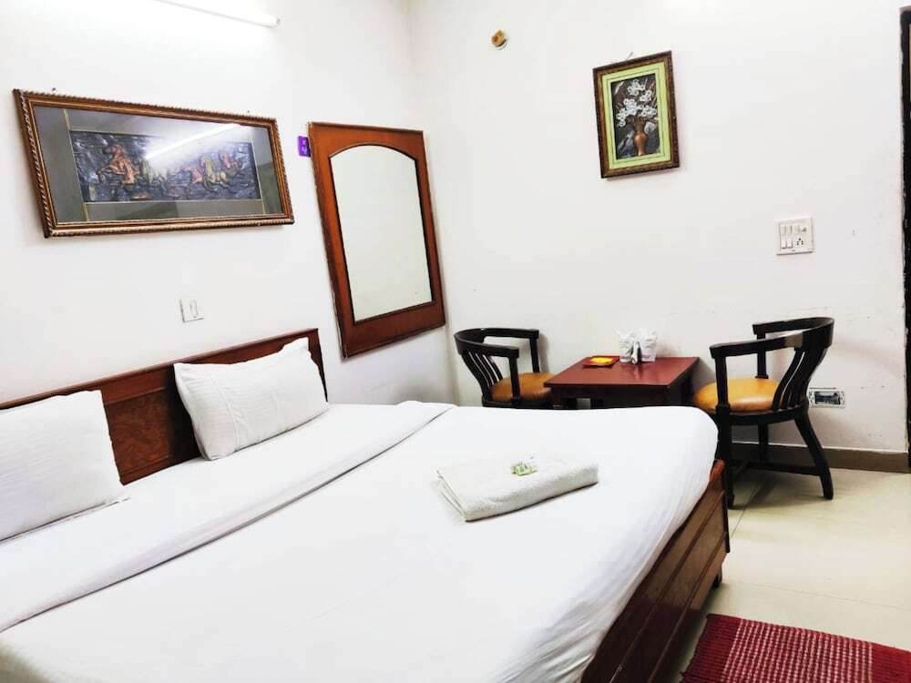 Газиабад: Hotel Redbury