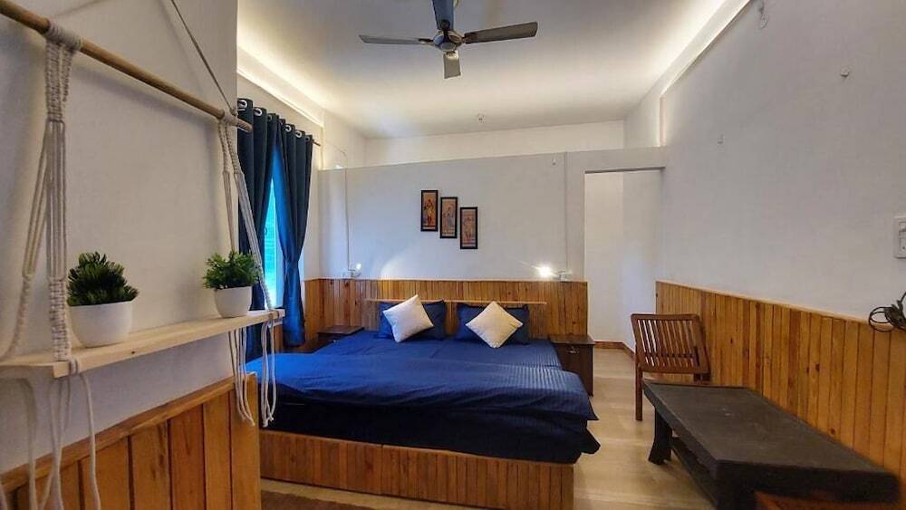 Бир: The Lost Hostels-Bir - Landing Site
