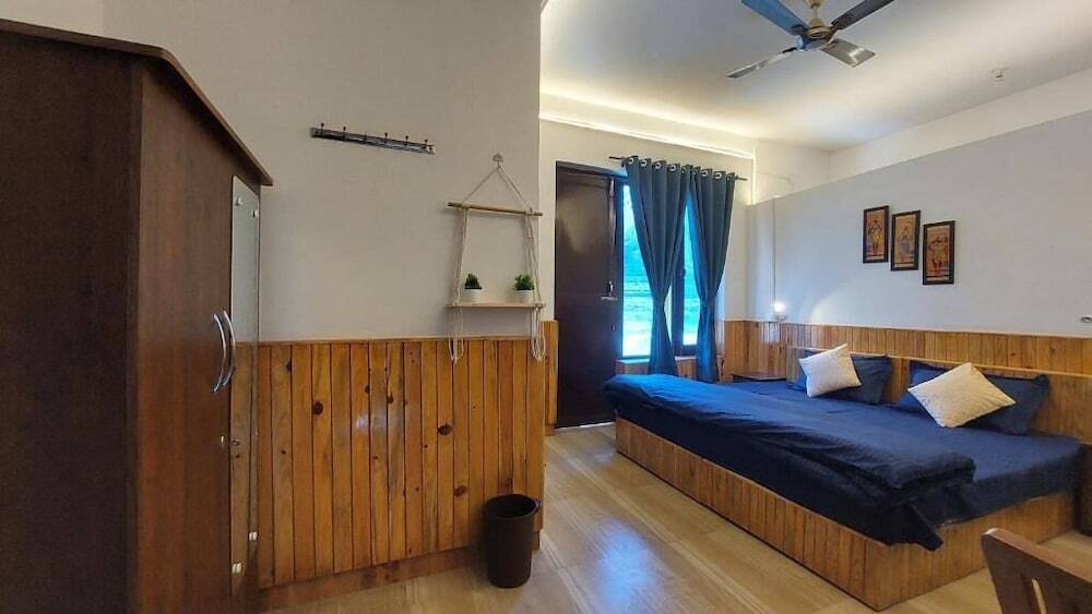 Бир: The Lost Hostels-Bir - Landing Site