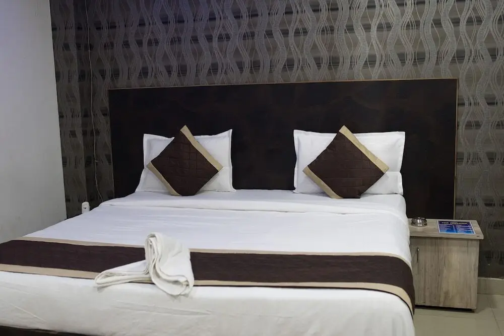 Бхубанешвар: The Midland
