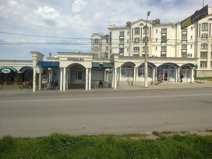 Севастополь: U Morja Na Prospekte Oktyabrskoy Revolyutsii 22 Apartment