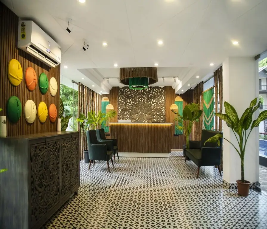 Верем: HUE GUH The Porto Candolim