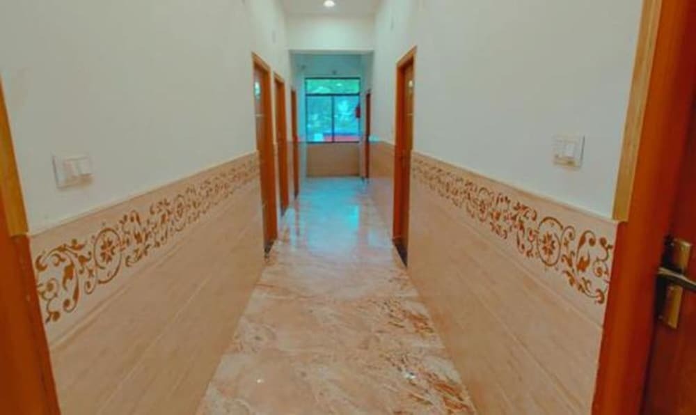 Айодхья: Fabhotel Elegance