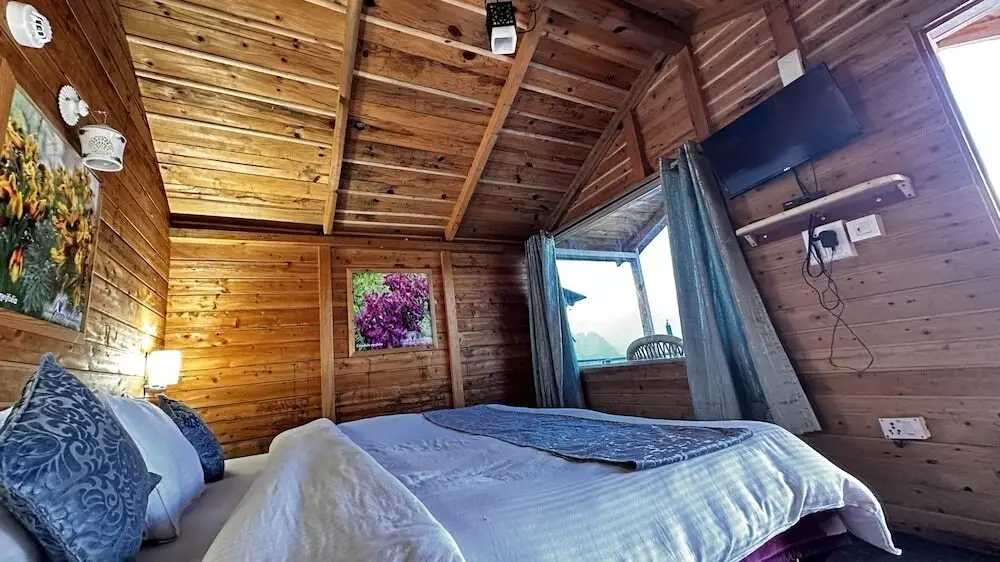 Чамоли: Blue Poppy Resort
