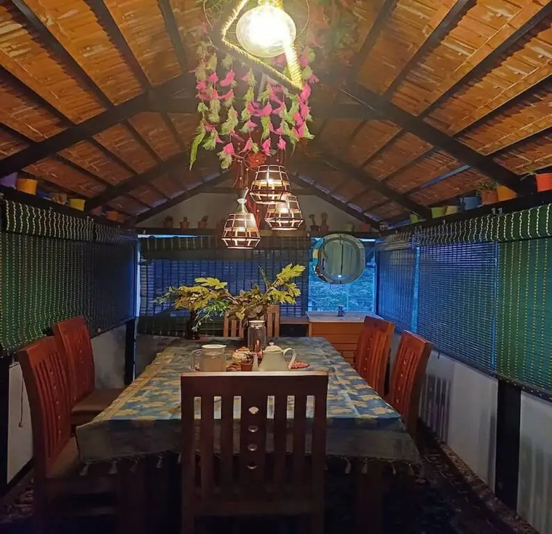 Кодайканал: Kasal's Stay