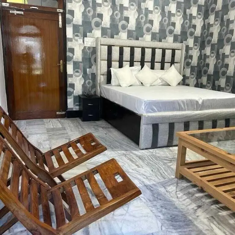 Питорагарх: Hotel Monal