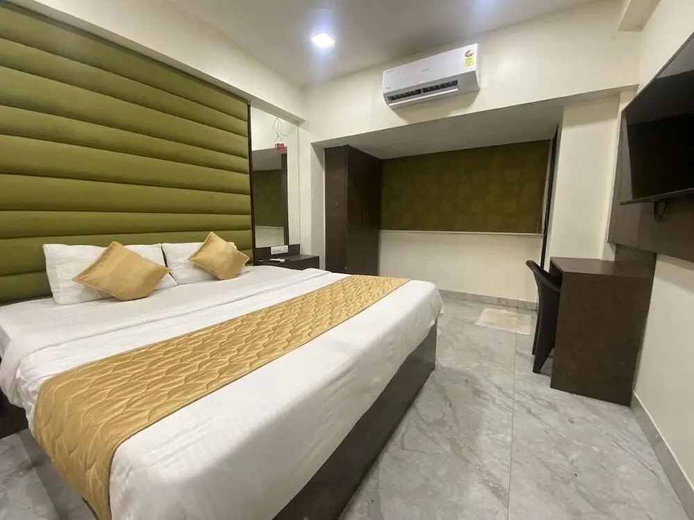 Мумбаи: Hotel B Town