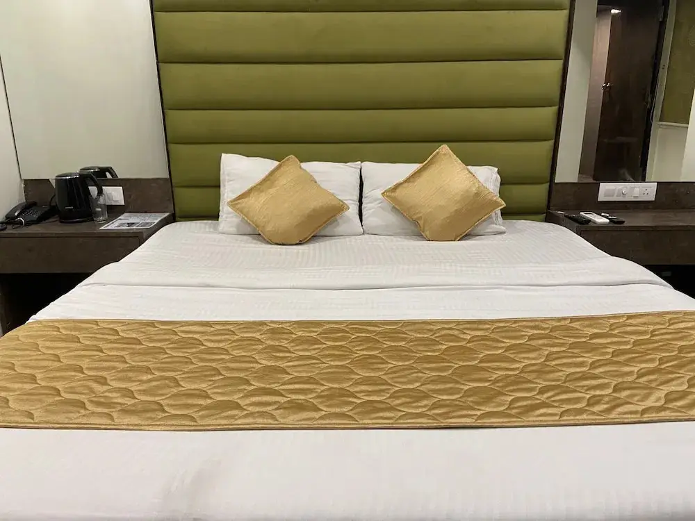 Мумбаи: Hotel B Town