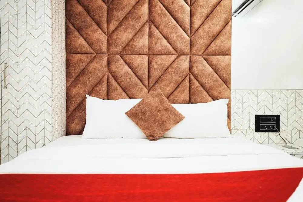 Мумбаи: Hotel Versova Inn