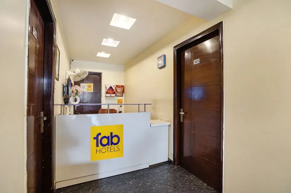 Нойда: Fabhotel Apple Pie