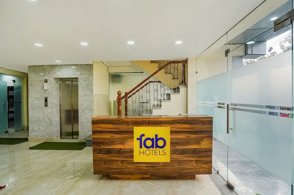 Нойда: Fabhotel Ada Residency