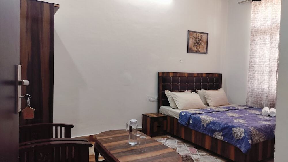Чамба: Baikunth Home Stays