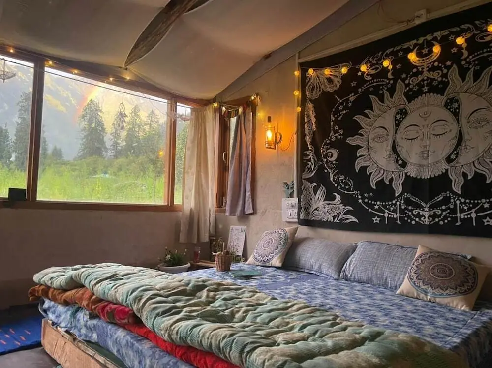 Тош: Zevibes Cafe & Homestay