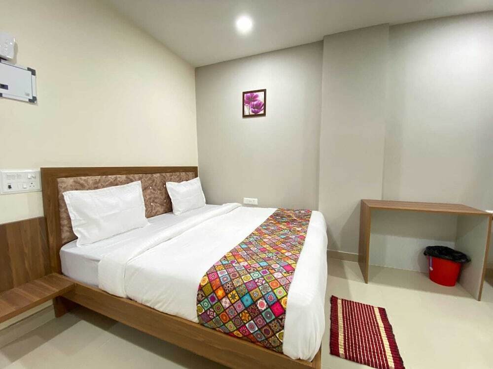 Нойда: Hotel Vistacrest Noida Sector 35