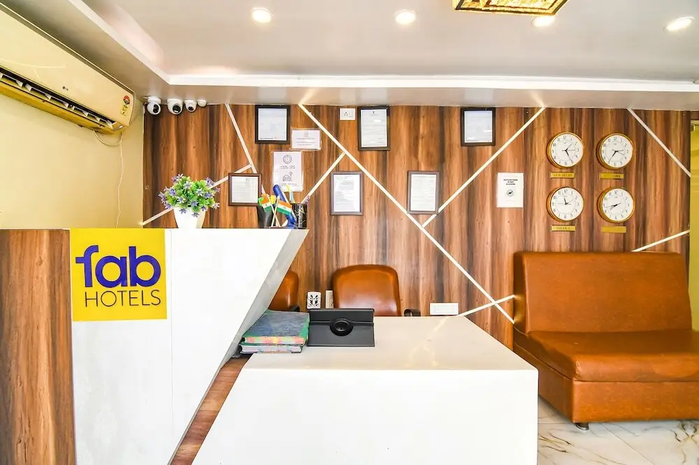 Колката: Fabhotel Ketan Regency