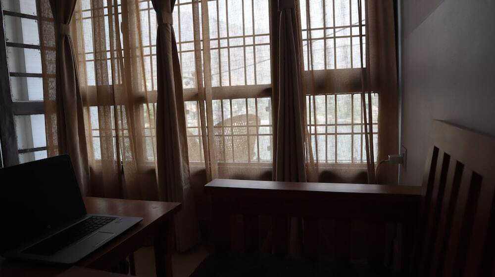 Наинитал: Mohini's Lake View Apartments Bhimtal