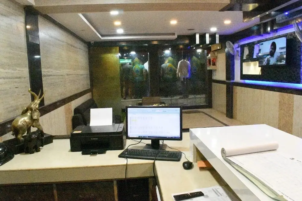 Dimapur: Mayur Hotel