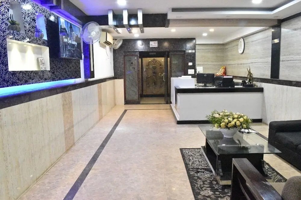 Dimapur: Mayur Hotel