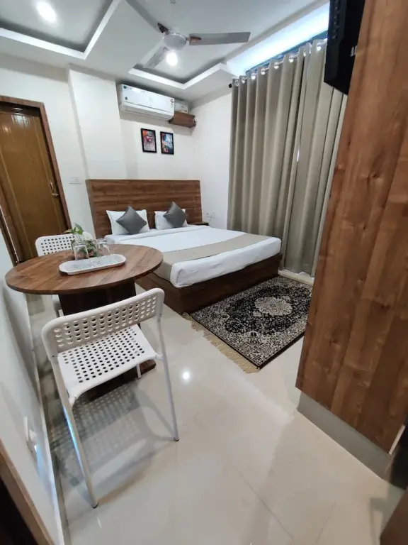 Гувахати: Happy Home Living