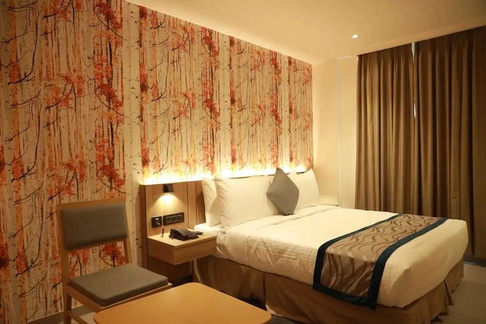 Бангалор: City Lake Hotel