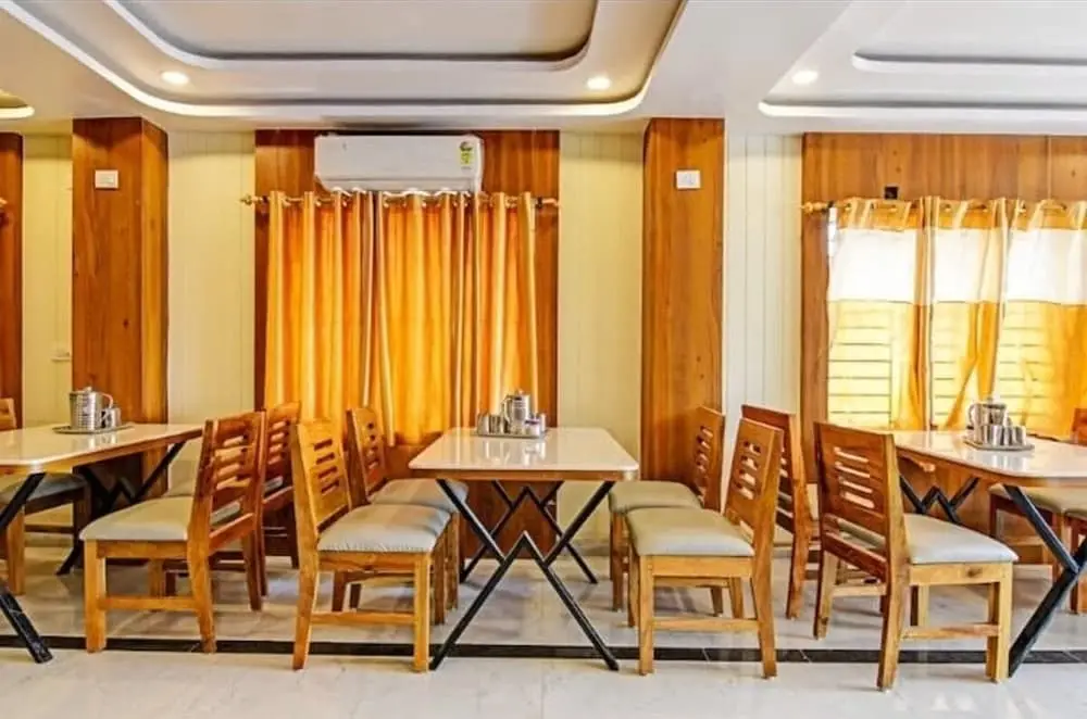 Бхубанешвар: Hotel Elysian Premium