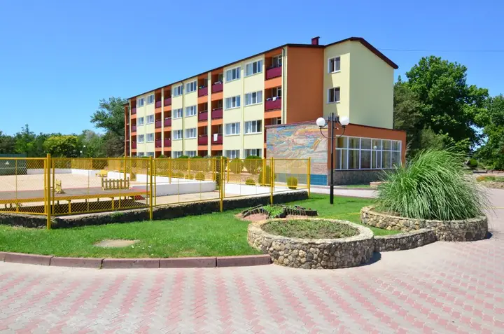 Заозерное: Пансионат Лучистый