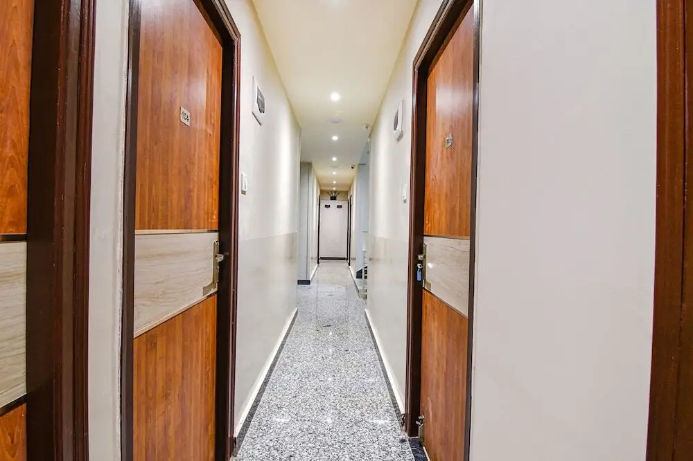 Колката: Fabhotel The Luxurie International