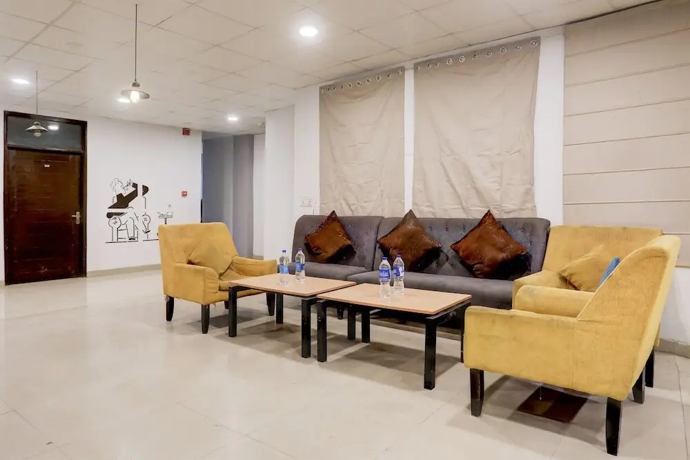 Нью-Дели: Fabexpress Saket Residency