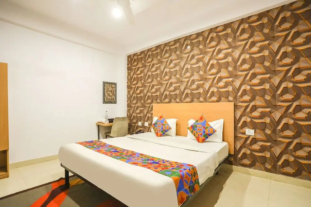 Праяградж: Fabhotel Pranjul Inn