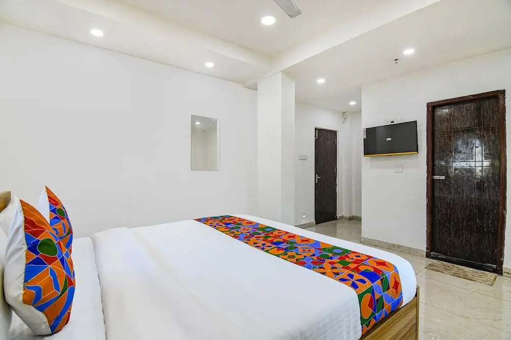 Колката: Fabhotel Grand Hazra Inn