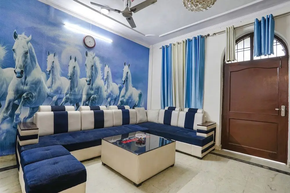 Нойда: Fabhotel Happy Stay