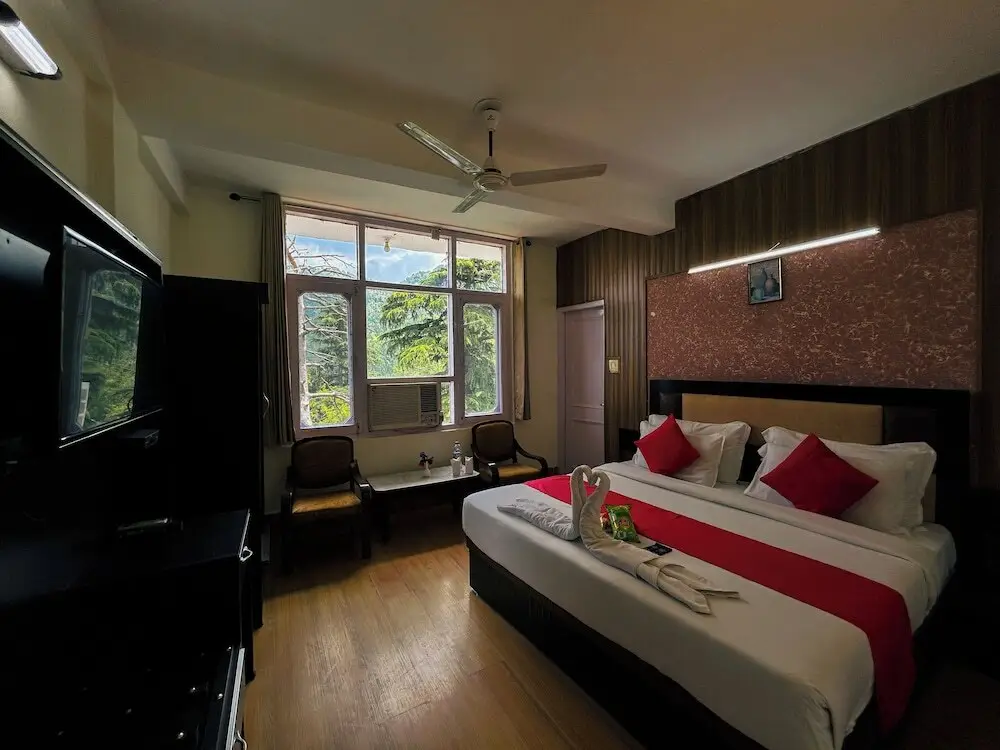 Чамба: Hotel Eagle Nest Central Heated