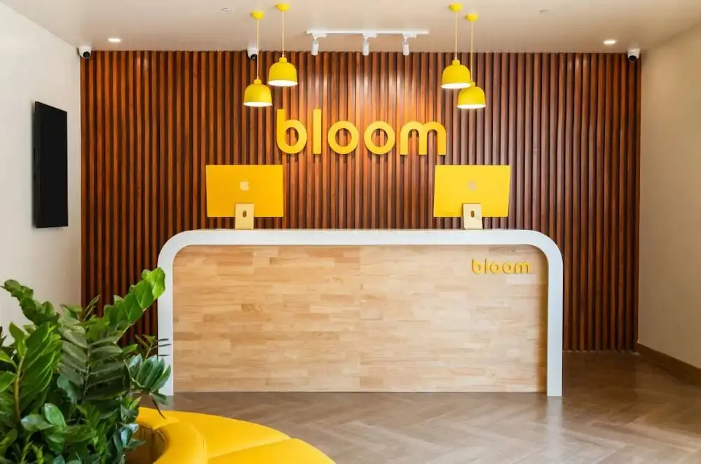 Мумбаи: Bloom Hub WEH Andheri