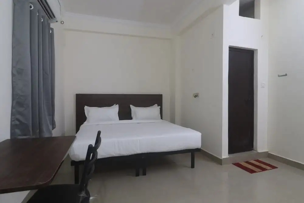 Хидерабад: iROOMZ Hotel SBR