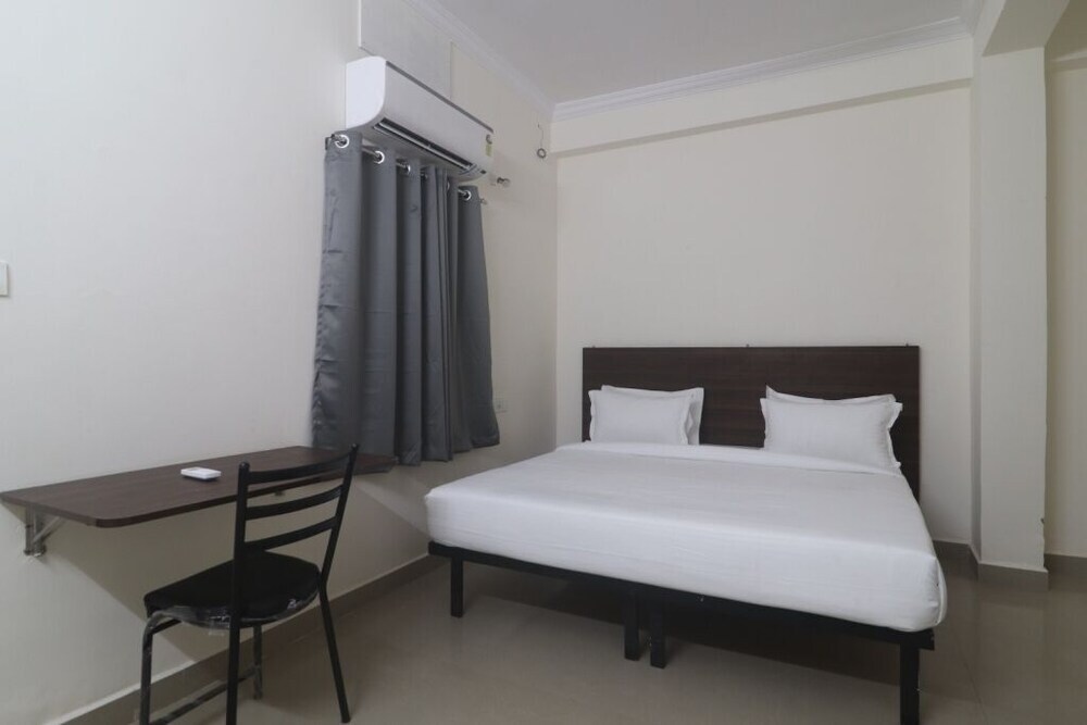 Хидерабад: iROOMZ Hotel SBR